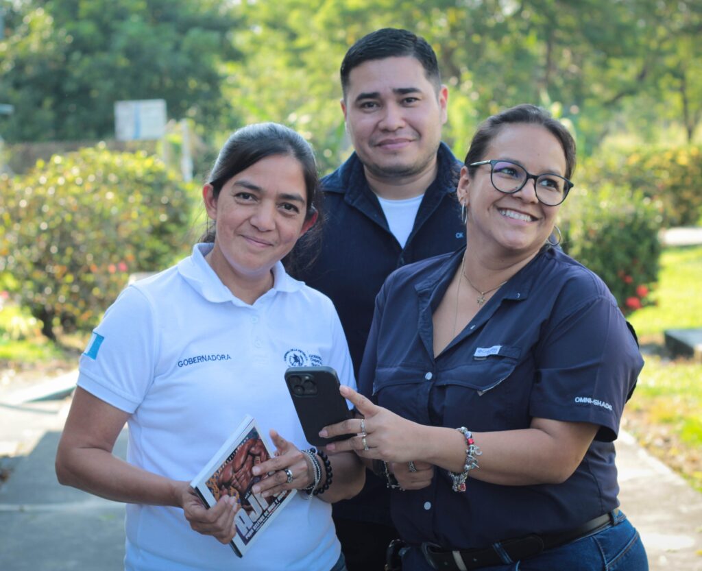 La Gobernadora Enriquez atendió la capacitación física para fuerzas del orden.