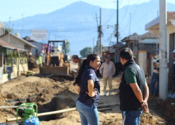 Se coordinan acciones para rehabilitar ruta departamental en Chocolá