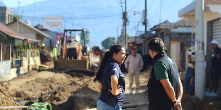 Se coordinan acciones para rehabilitar ruta departamental en Chocolá