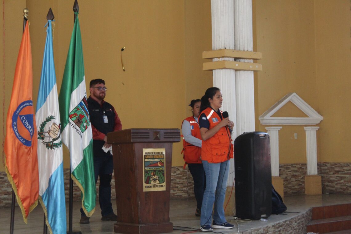 Acreditación de los miembros de la COMRED del municipio de Santo Domingo Suchitepéquez