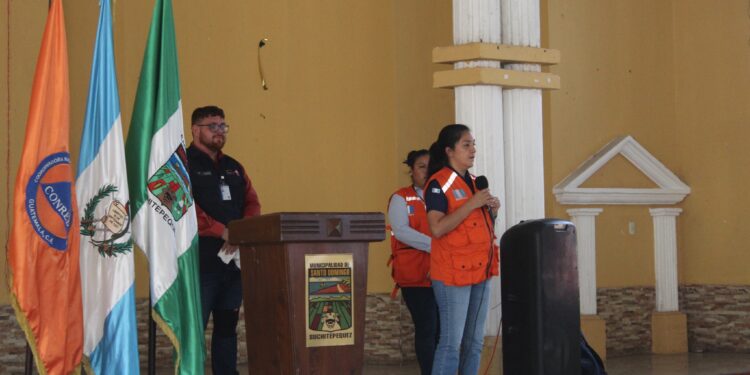 Acreditación de los miembros de la COMRED del municipio de Santo Domingo Suchitepéquez