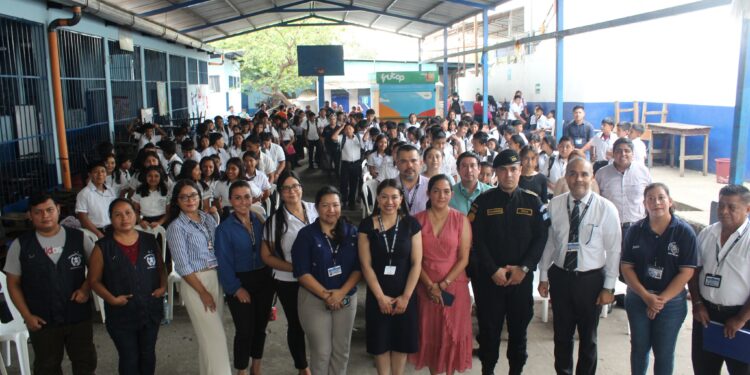 Jornada de prevención del delito llega a la juventud de Mazatenango
